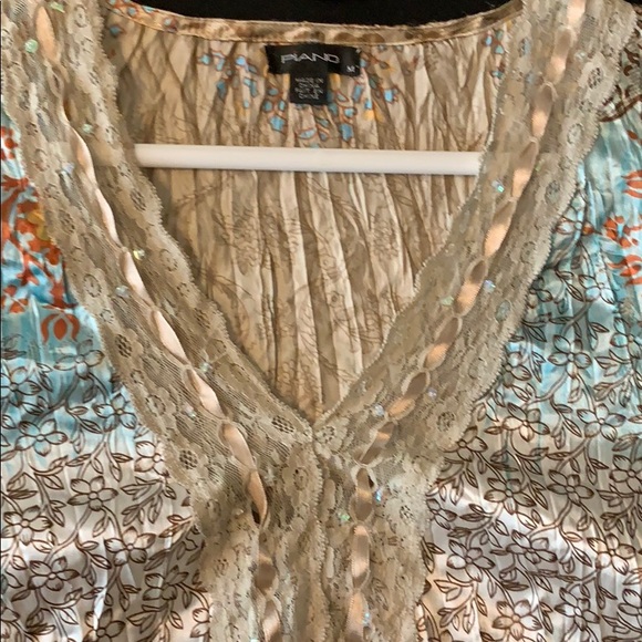 Ladies Blouse - Picture 2 of 4